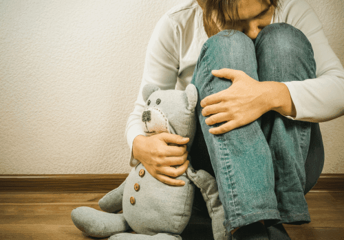 Blessure d'abandon : 9 signes pour la reconnaître (+ Solutions)
